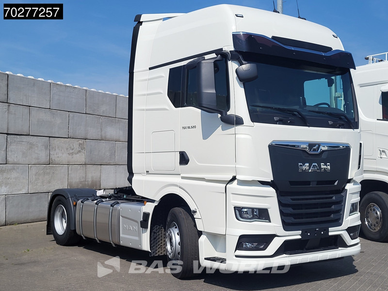 MAN TGX 18.520 4X2 NEW! GX Retarder 2x Tanks Standklima ACC - 트랙터 유닛 : 사진 3 MAN TGX 18.520 4X2 NEW! GX Retarder 2x Tanks Standklima ACC - 트랙터 유닛 : 사진 3