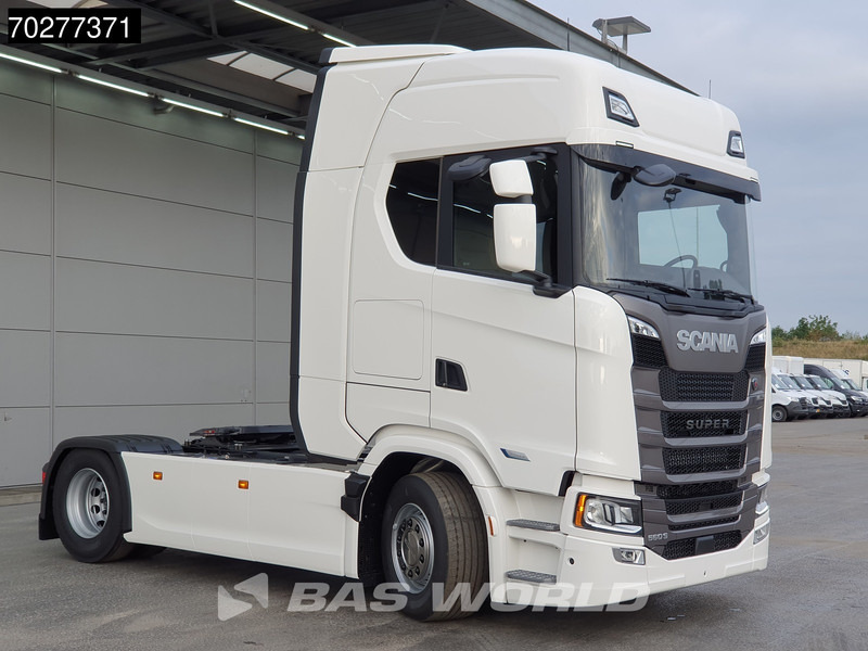 Scania S560 4X2 NEW! Retarder Full-Air 2xTanks Standklima Navi ACC LED Euro 6 - 트랙터 유닛 : 사진 3 Scania S560 4X2 NEW! Retarder Full-Air 2xTanks Standklima Navi ACC LED Euro 6 - 트랙터 유닛 : 사진 3