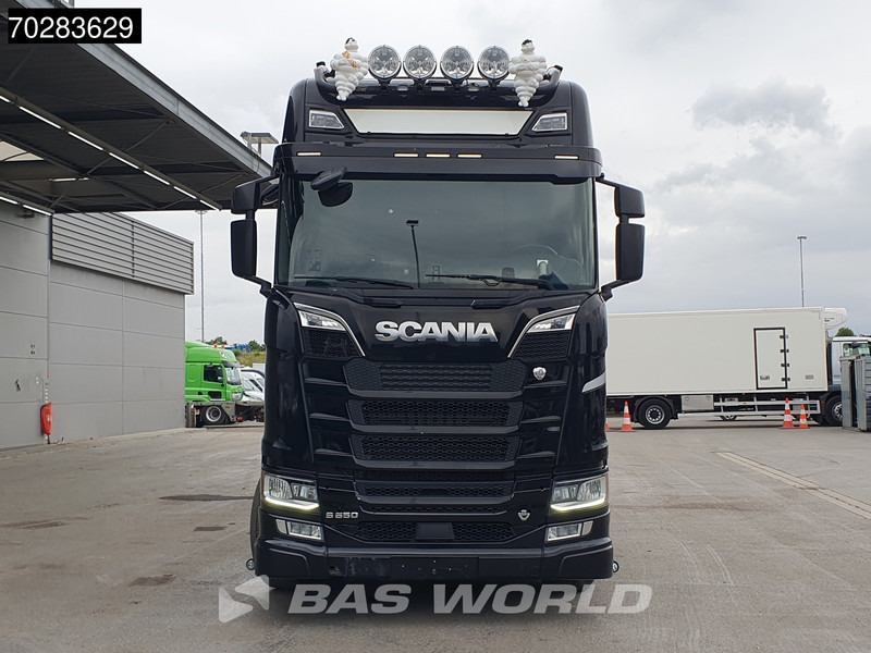 목재 트럭, 크레인 트럭 Scania S650 S 6X4 Tajfun LIV100K Kran Holztransport Retarder 3-Pedals Euro 6 : 사진 8