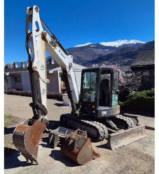 Bobcat E50 - 미니 굴삭기 : 사진 1 Bobcat E50 - 미니 굴삭기 : 사진 1