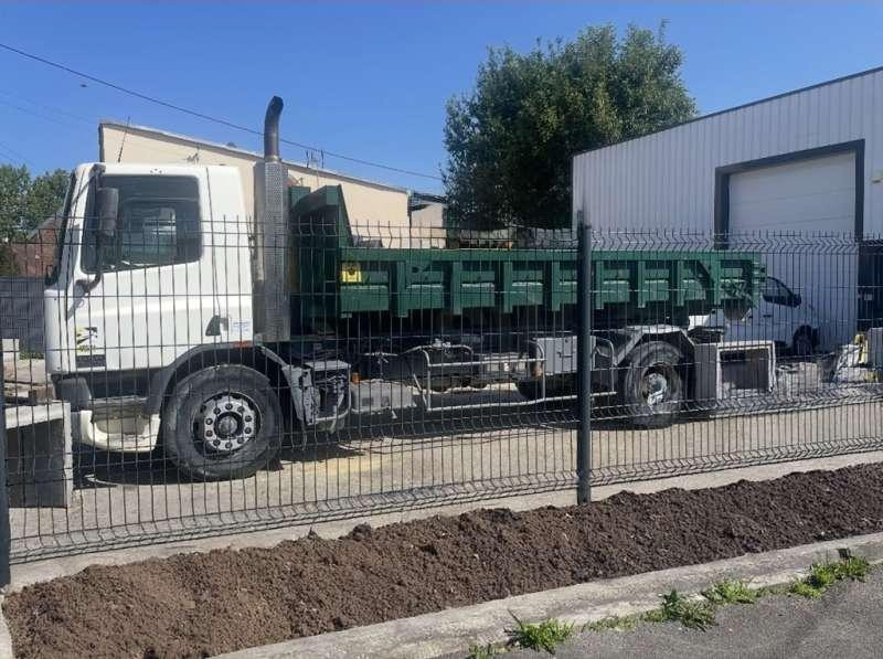 DAF 75CF - 후크 리프트 트럭 : 사진 2 DAF 75CF - 후크 리프트 트럭 : 사진 2