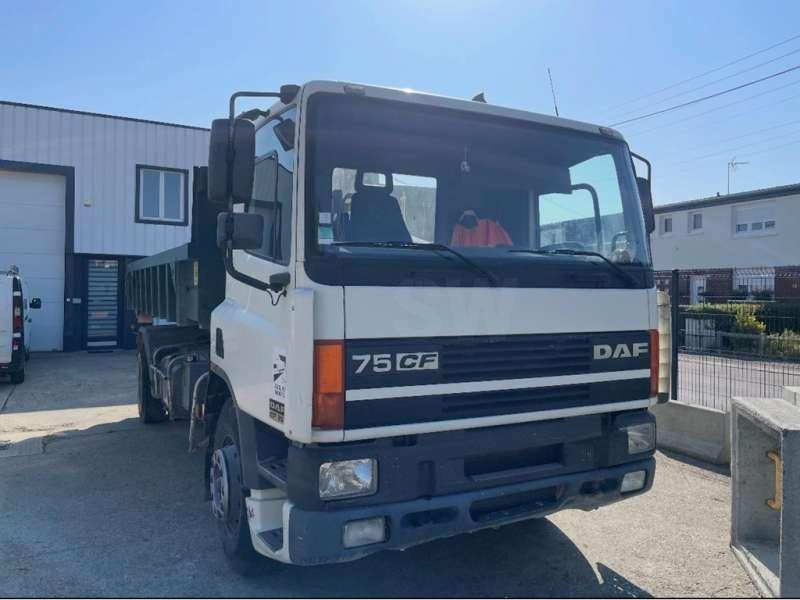 DAF 75CF - 후크 리프트 트럭 : 사진 3 DAF 75CF - 후크 리프트 트럭 : 사진 3