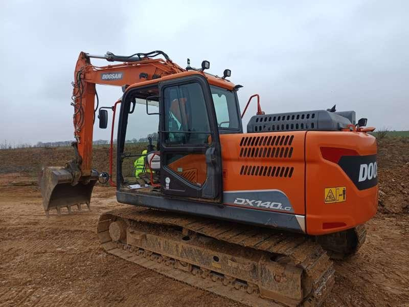Doosan DX140LC-5 - 크롤러 굴삭기 : 사진 4 Doosan DX140LC-5 - 크롤러 굴삭기 : 사진 4