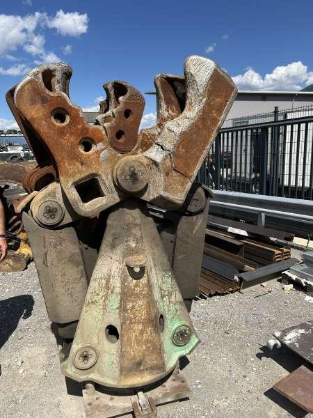 MONTABERT Lot 2 Croc Béton - 철거용 가위 : 사진 1 MONTABERT Lot 2 Croc Béton - 철거용 가위 : 사진 1