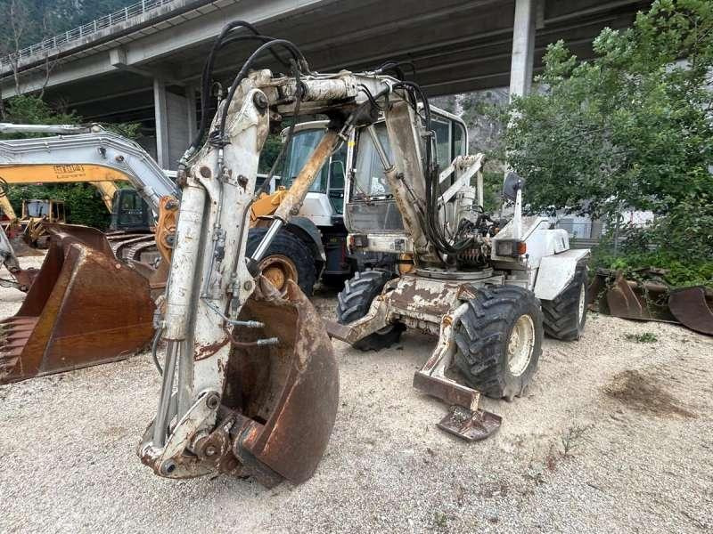 Mecalac 8CXI - 휠 굴삭기 : 사진 5 Mecalac 8CXI - 휠 굴삭기 : 사진 5