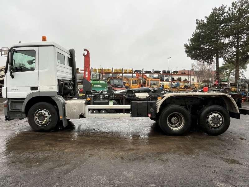 Mercedes ACTROS 2544 - 후크 리프트 트럭 : 사진 4 Mercedes ACTROS 2544 - 후크 리프트 트럭 : 사진 4