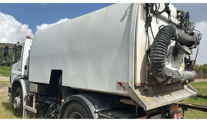Mercedes AXOR 1829 - 거리 청소 차량 : 사진 4 Mercedes AXOR 1829 - 거리 청소 차량 : 사진 4