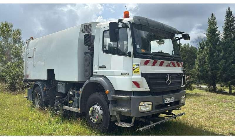 Mercedes AXOR 1829 - 거리 청소 차량 : 사진 1 Mercedes AXOR 1829 - 거리 청소 차량 : 사진 1