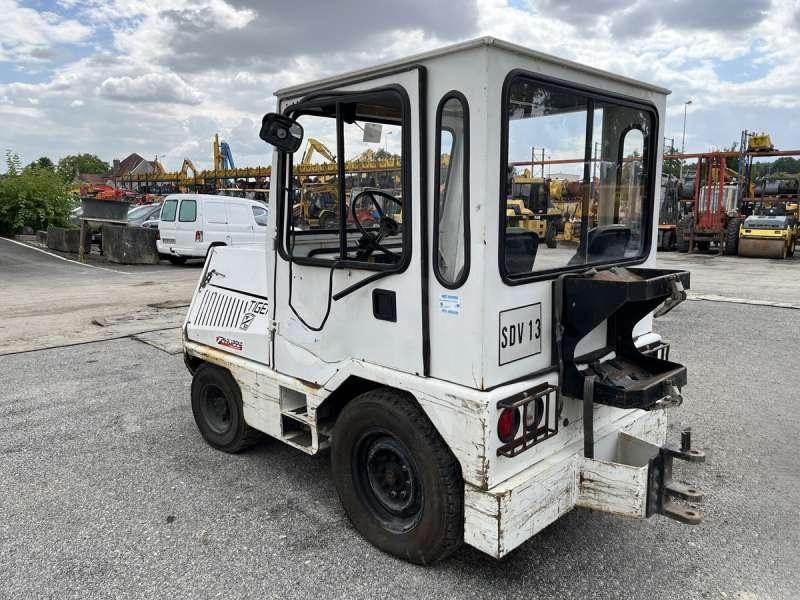 TAYLOR-DUNN TC-40 - 장궤형 트랙터 : 사진 5 TAYLOR-DUNN TC-40 - 장궤형 트랙터 : 사진 5