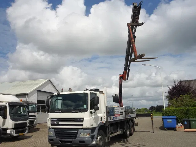 DAF CF 360 6X4 MANUAL GEAR STEELSPRINGS 18,5 TON PALFINKER - 드롭사이드/ 플랫베드 트럭, 크레인 트럭 : 사진 3 DAF CF 360 6X4 MANUAL GEAR STEELSPRINGS 18,5 TON PALFINKER - 드롭사이드/ 플랫베드 트럭, 크레인 트럭 : 사진 3