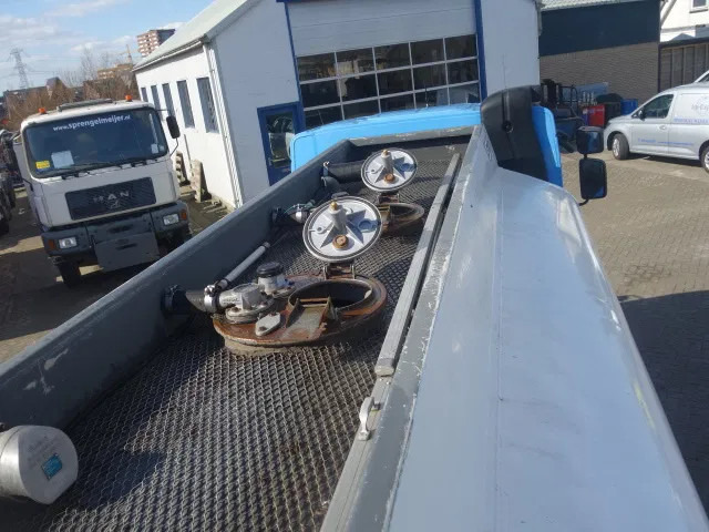 DAF LF 55.220 12000 LITER MANUAL GEARBOX - 유조트럭 : 사진 4 DAF LF 55.220 12000 LITER MANUAL GEARBOX - 유조트럭 : 사진 4