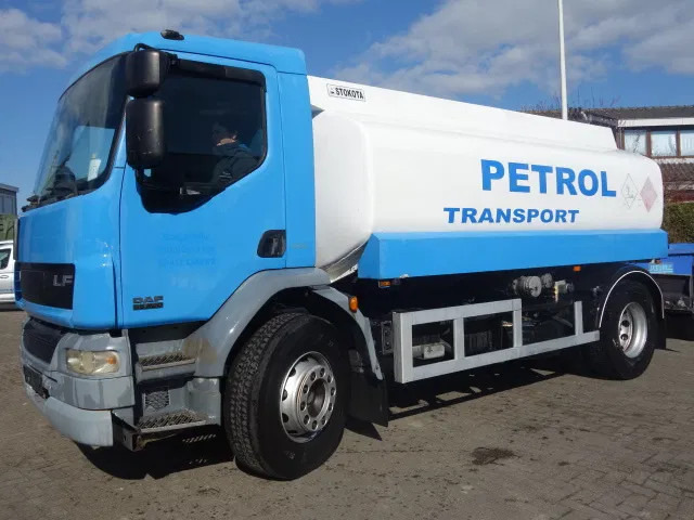 DAF LF 55.220 12000 LITER MANUAL GEARBOX - 유조트럭 : 사진 1 DAF LF 55.220 12000 LITER MANUAL GEARBOX - 유조트럭 : 사진 1
