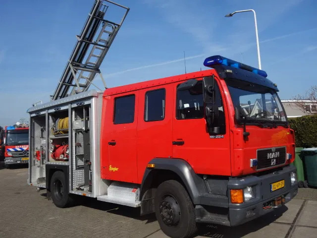 MAN 15 224-with winch 2500liter tank manual gearbox ,ziegler pomp - 소방차 : 사진 1 MAN 15 224-with winch 2500liter tank manual gearbox ,ziegler pomp - 소방차 : 사진 1