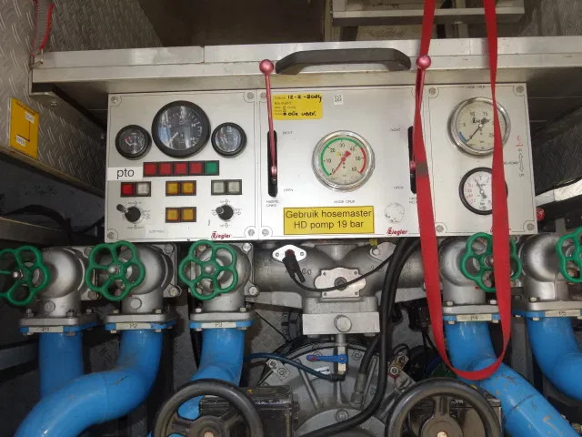 Mercedes-Benz Actros 1831 4X4 ZIEGLER BOMBEROS POMP,2500 L TANK - 소방차 : 사진 4 Mercedes-Benz Actros 1831 4X4 ZIEGLER BOMBEROS POMP,2500 L TANK - 소방차 : 사진 4