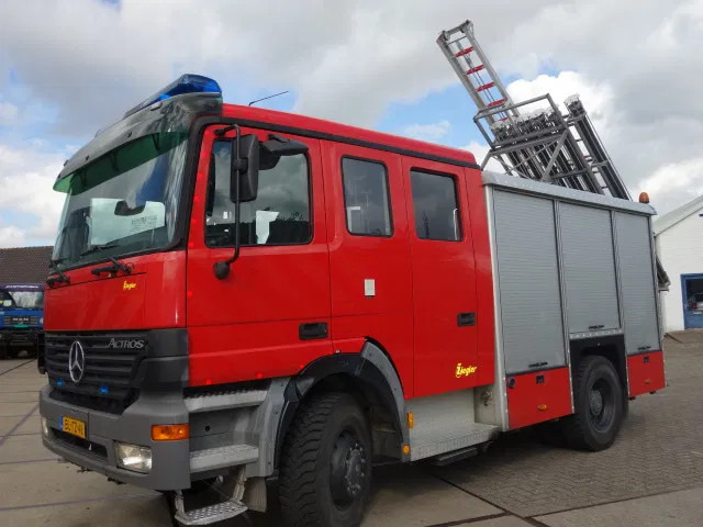 Mercedes-Benz Actros 1831 4X4 ZIEGLER BOMBEROS POMP,2500 L TANK - 소방차 : 사진 3 Mercedes-Benz Actros 1831 4X4 ZIEGLER BOMBEROS POMP,2500 L TANK - 소방차 : 사진 3