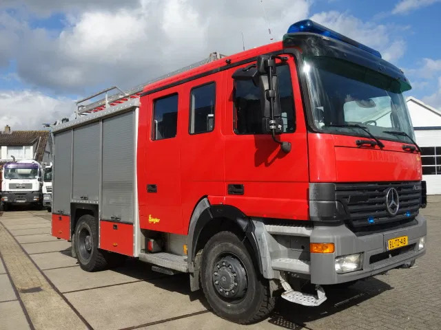 Mercedes-Benz Actros 1831 4X4 ZIEGLER BOMBEROS POMP,2500 L TANK - 소방차 : 사진 2 Mercedes-Benz Actros 1831 4X4 ZIEGLER BOMBEROS POMP,2500 L TANK - 소방차 : 사진 2