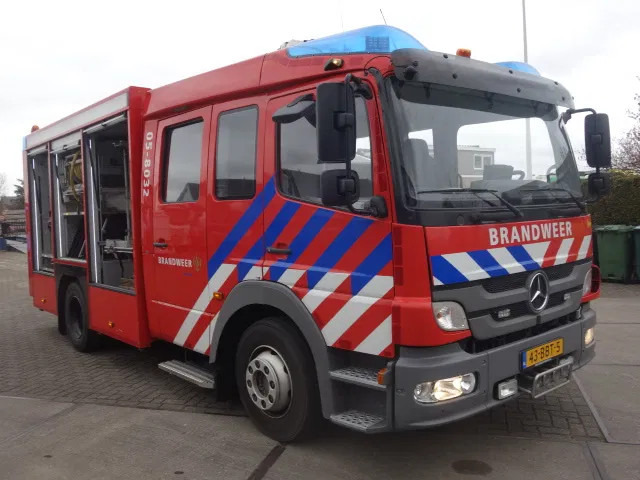 Mercedes-Benz Atego 1426 ZIEGLER 2000 LITER EURO 5 - 소방차 : 사진 2 Mercedes-Benz Atego 1426 ZIEGLER 2000 LITER EURO 5 - 소방차 : 사진 2