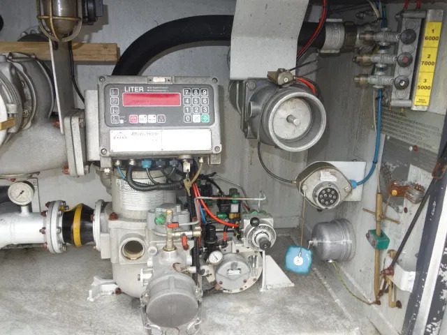 리스 Scania R380 6X2 19200 LITER TANK,MANUAL GEARBOX Scania R380 6X2 19200 LITER TANK,MANUAL GEARBOX : 사진 7 리스 Scania R380 6X2 19200 LITER TANK,MANUAL GEARBOX Scania R380 6X2 19200 LITER TANK,MANUAL GEARBOX : 사진 7