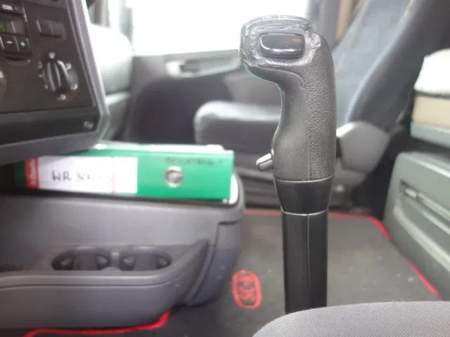 리스 Scania R380 6X2 19200 LITER TANK,MANUAL GEARBOX Scania R380 6X2 19200 LITER TANK,MANUAL GEARBOX : 사진 13 리스 Scania R380 6X2 19200 LITER TANK,MANUAL GEARBOX Scania R380 6X2 19200 LITER TANK,MANUAL GEARBOX : 사진 13