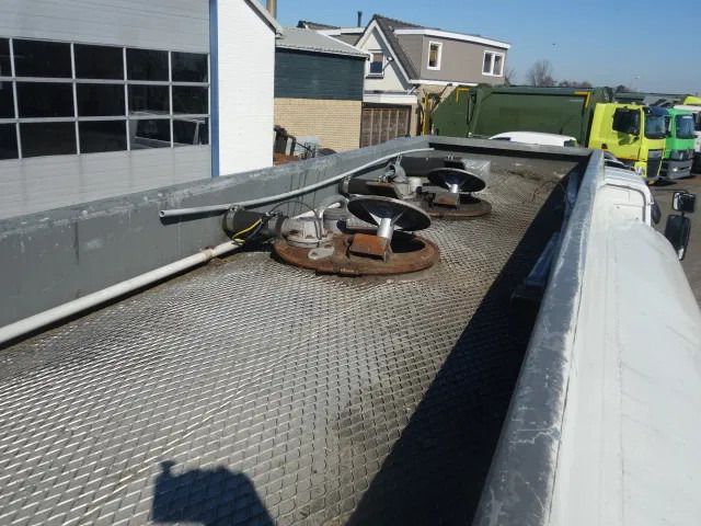 Volvo FL 240 220PK 12000 LITER STEELSPRINGS - 유조트럭 : 사진 4 Volvo FL 240 220PK 12000 LITER STEELSPRINGS - 유조트럭 : 사진 4