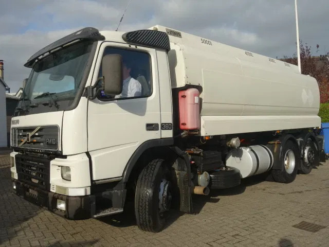 Volvo FM 360 18000 LITER,MANUALPOMP,MANUALCOUNTER - 유조트럭 : 사진 2 Volvo FM 360 18000 LITER,MANUALPOMP,MANUALCOUNTER - 유조트럭 : 사진 2
