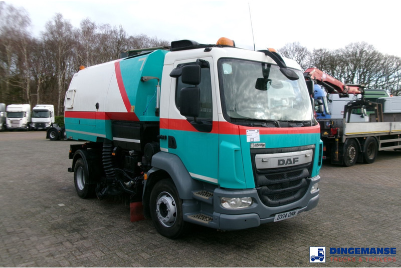 DAF LF 55.220 4X2 Johnston street sweeper - 거리 청소 차량 : 사진 2 DAF LF 55.220 4X2 Johnston street sweeper - 거리 청소 차량 : 사진 2