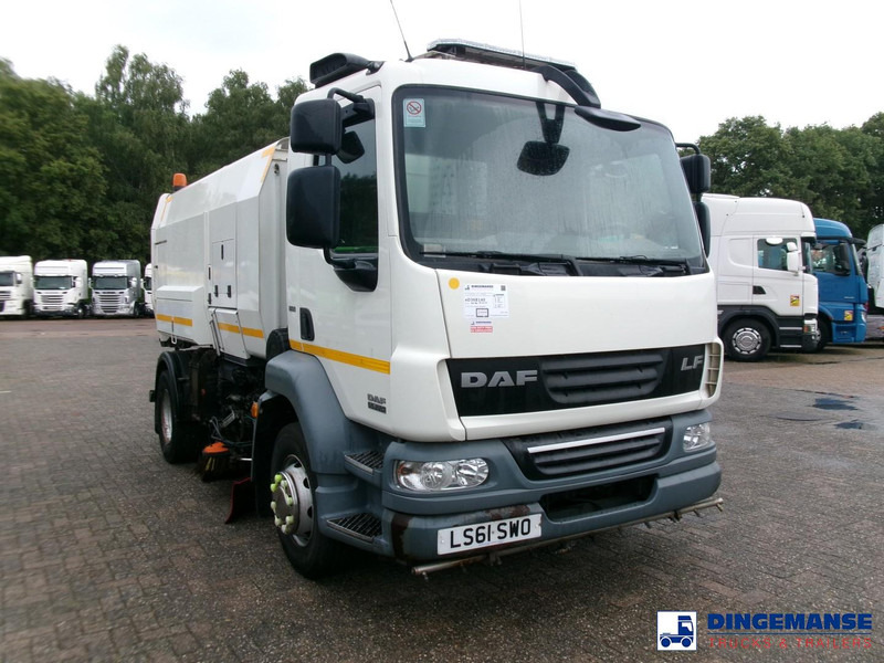 DAF LF 55.220 4x2 Scarab sweeper - 거리 청소 차량 : 사진 2 DAF LF 55.220 4x2 Scarab sweeper - 거리 청소 차량 : 사진 2