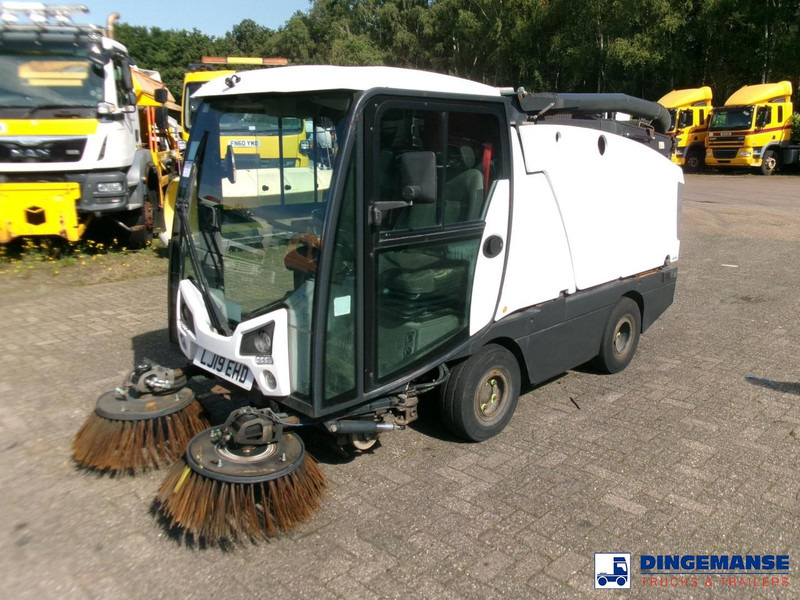 Johnston C202 compact street sweeper - 거리 청소 차량 : 사진 1 Johnston C202 compact street sweeper - 거리 청소 차량 : 사진 1