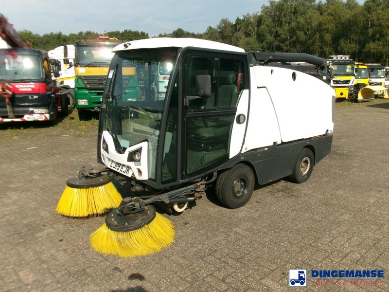 Johnston C202 compact street sweeper - 거리 청소 차량 : 사진 1 Johnston C202 compact street sweeper - 거리 청소 차량 : 사진 1