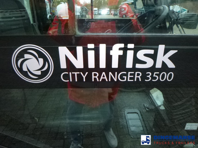 거리 청소 차량 Nilfisk City Ranger CR3500 street sweeper : 사진 14