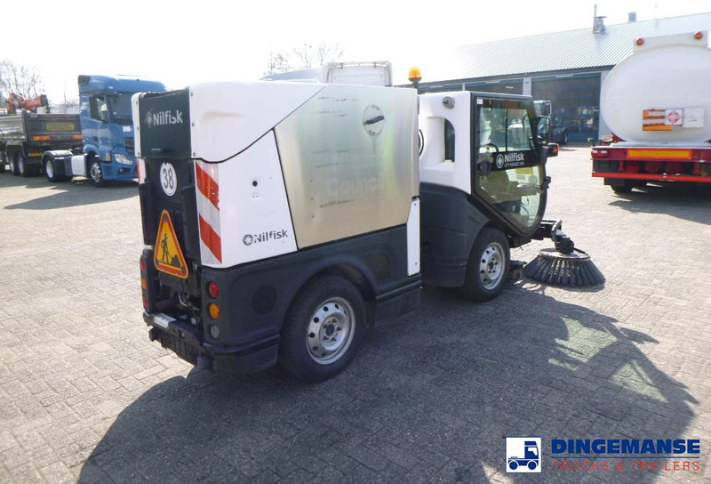 Nilfisk City Ranger CR3500 sweeper - 거리 청소 차량 : 사진 4 Nilfisk City Ranger CR3500 sweeper - 거리 청소 차량 : 사진 4