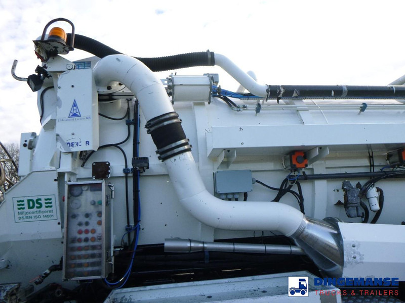 Scania P124-420 6x2 vacuum tank 10.5 m3 - 진공 흡입 트럭 : 사진 5 Scania P124-420 6x2 vacuum tank 10.5 m3 - 진공 흡입 트럭 : 사진 5