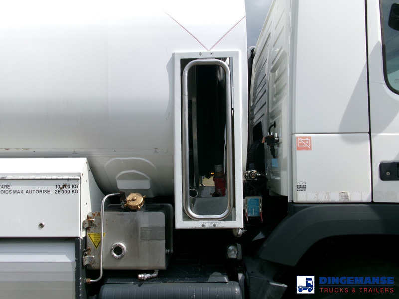 Volvo FM 380 6X2 fuel tank 20.6 m3 / 4 comp - 유조트럭 : 사진 5 Volvo FM 380 6X2 fuel tank 20.6 m3 / 4 comp - 유조트럭 : 사진 5