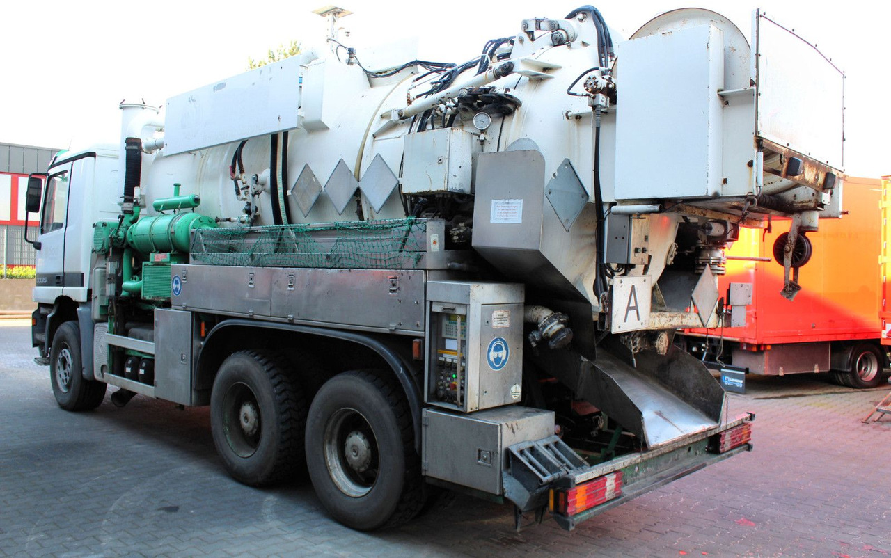 Mercedes-Benz Actros 3335 6x4 Kroll 13m³ HD-Kombi ADR/GGVS V2A - 진공 흡입 트럭 : 사진 5 Mercedes-Benz Actros 3335 6x4 Kroll 13m³ HD-Kombi ADR/GGVS V2A - 진공 흡입 트럭 : 사진 5