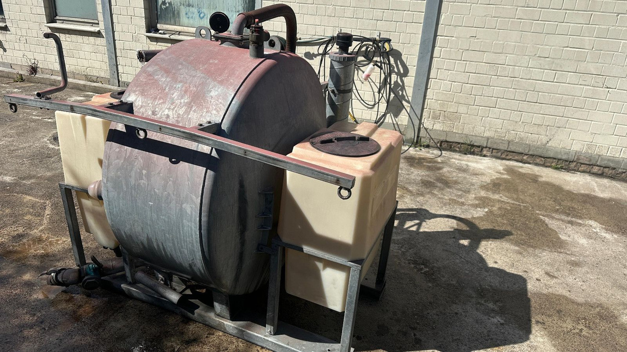 Saug-Druck fass Flexi + 2 Frisch-Wassertaschen - 진공 흡입 트럭 : 사진 2 Saug-Druck fass Flexi + 2 Frisch-Wassertaschen - 진공 흡입 트럭 : 사진 2