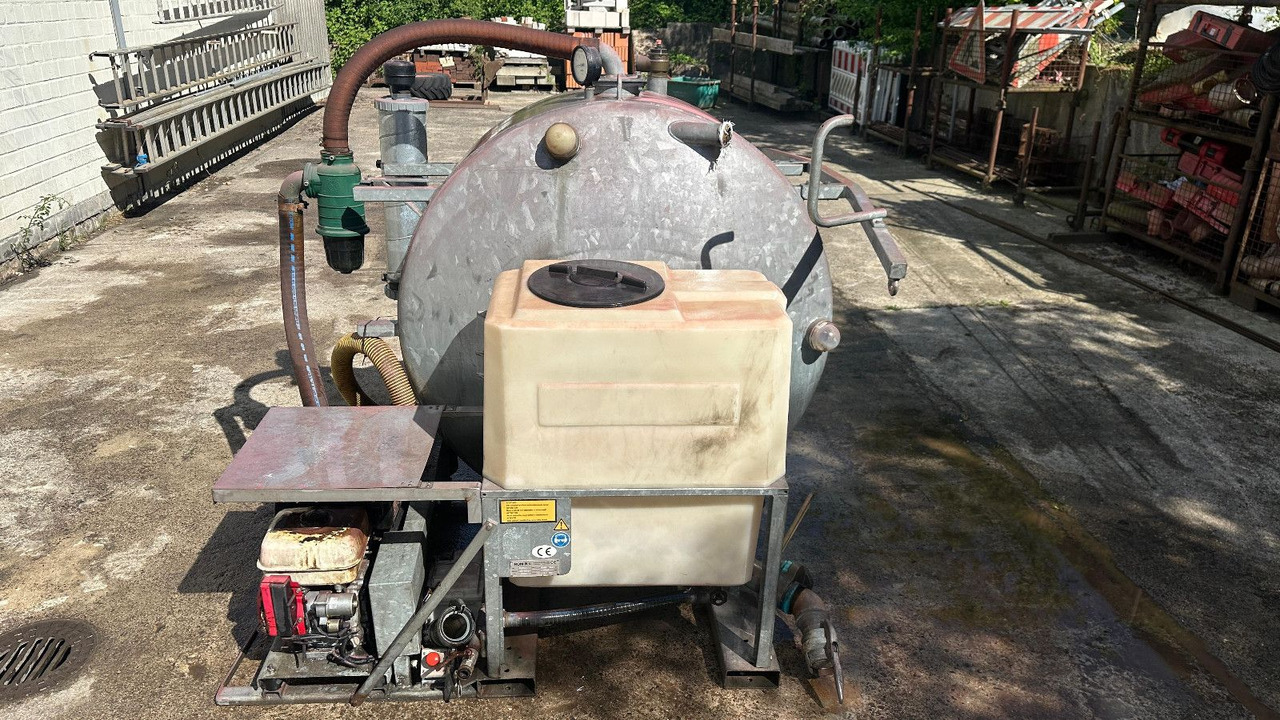 Saug-Druck fass Flexi + 2 Frisch-Wassertaschen - 진공 흡입 트럭 : 사진 1 Saug-Druck fass Flexi + 2 Frisch-Wassertaschen - 진공 흡입 트럭 : 사진 1