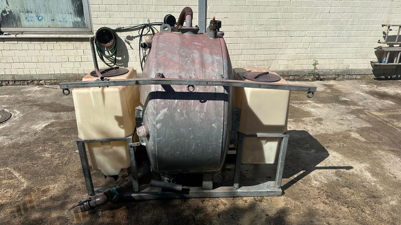 Saug-Druck fass Flexi + 2 Frisch-Wassertaschen - 진공 흡입 트럭 : 사진 3 Saug-Druck fass Flexi + 2 Frisch-Wassertaschen - 진공 흡입 트럭 : 사진 3