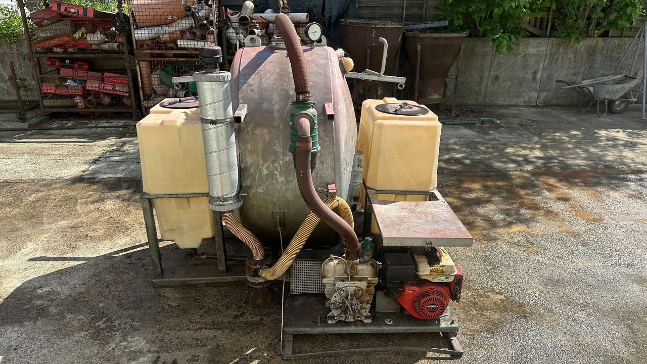 Saug-Druck fass Flexi + 2 Frisch-Wassertaschen - 진공 흡입 트럭 : 사진 5 Saug-Druck fass Flexi + 2 Frisch-Wassertaschen - 진공 흡입 트럭 : 사진 5