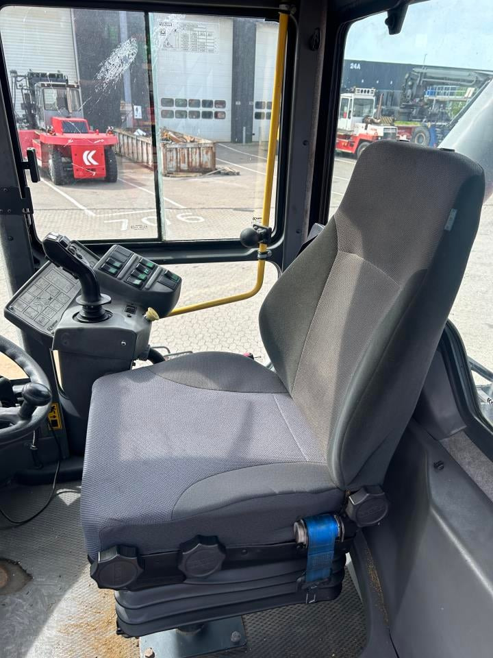 Kalmar DRF450-65C5X - 리치 스태커 : 사진 5 Kalmar DRF450-65C5X - 리치 스태커 : 사진 5