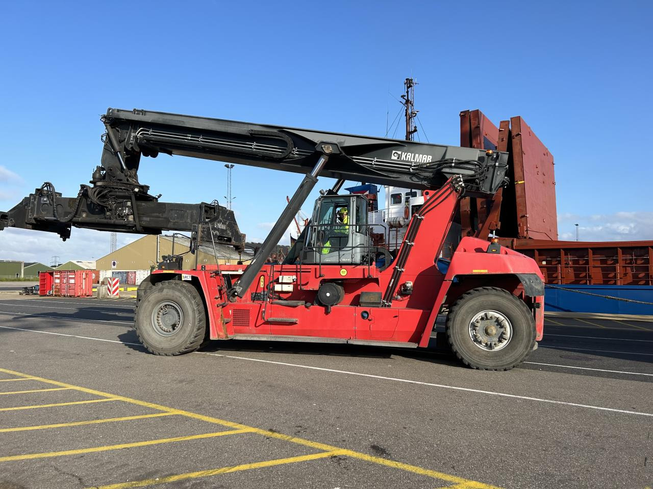 Kalmar DRG450-65S5 - 리치 스태커 : 사진 1 Kalmar DRG450-65S5 - 리치 스태커 : 사진 1