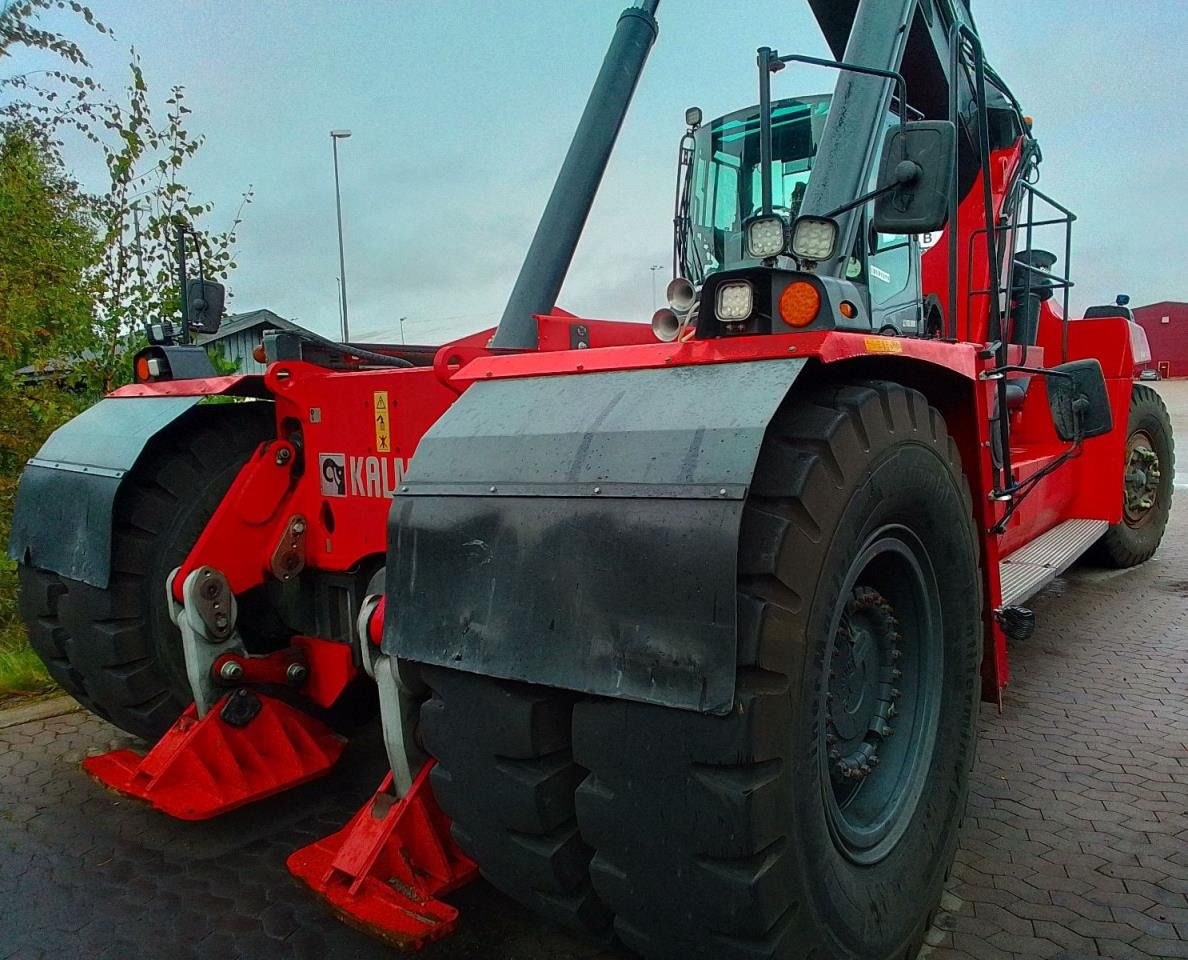 Kalmar DRG450-75C5XS - 리치 스태커 : 사진 2 Kalmar DRG450-75C5XS - 리치 스태커 : 사진 2