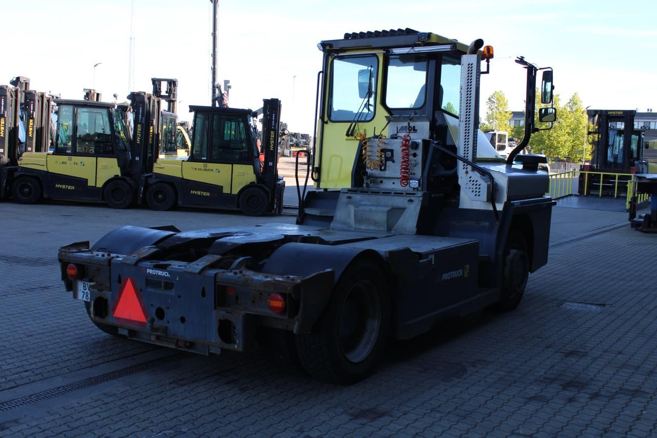 MOL RM255 4X4 - 터미널 트랙터 : 사진 3 MOL RM255 4X4 - 터미널 트랙터 : 사진 3