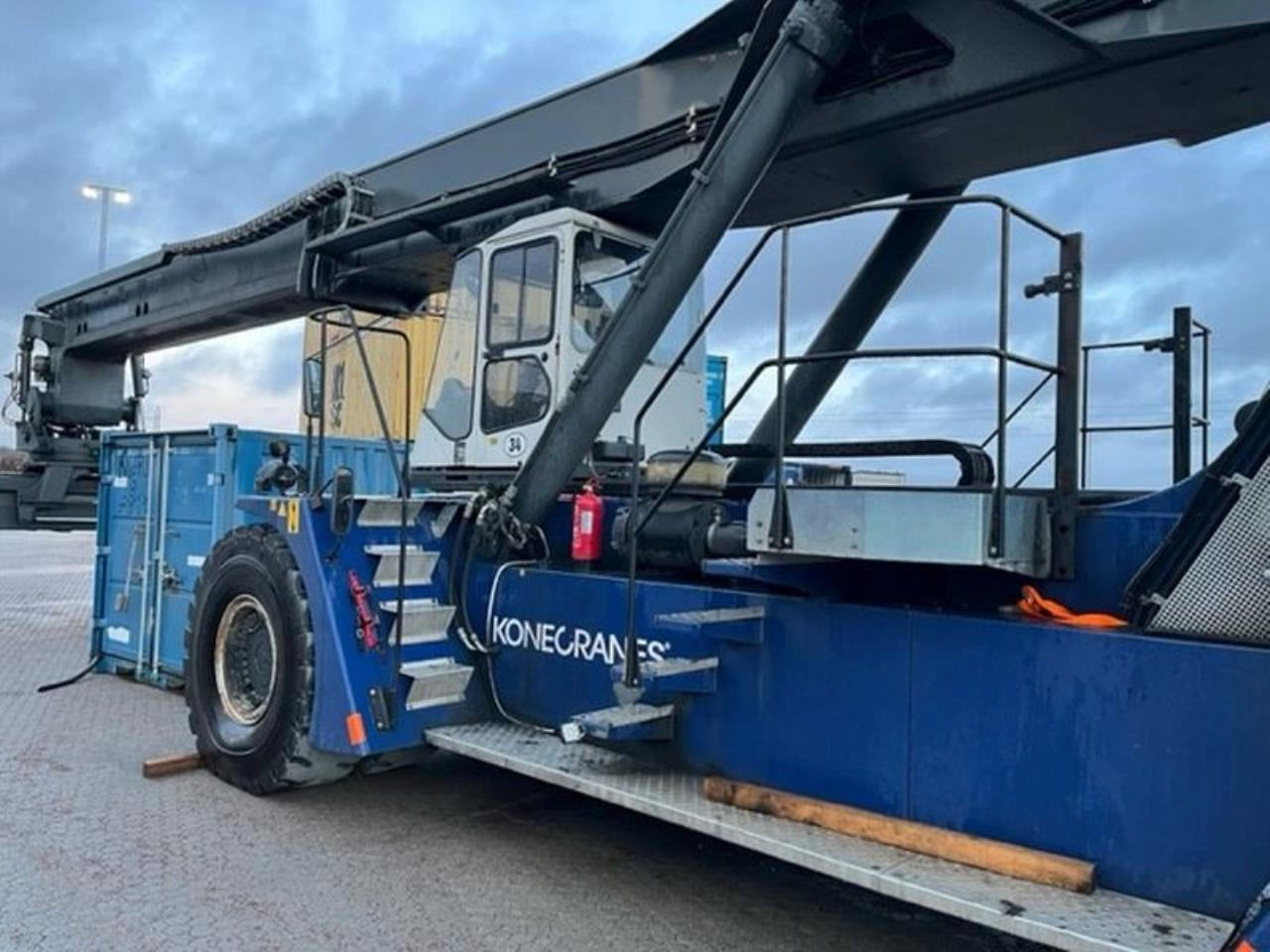 SMV 4531 TB5 - 리치 스태커 : 사진 4 SMV 4531 TB5 - 리치 스태커 : 사진 4