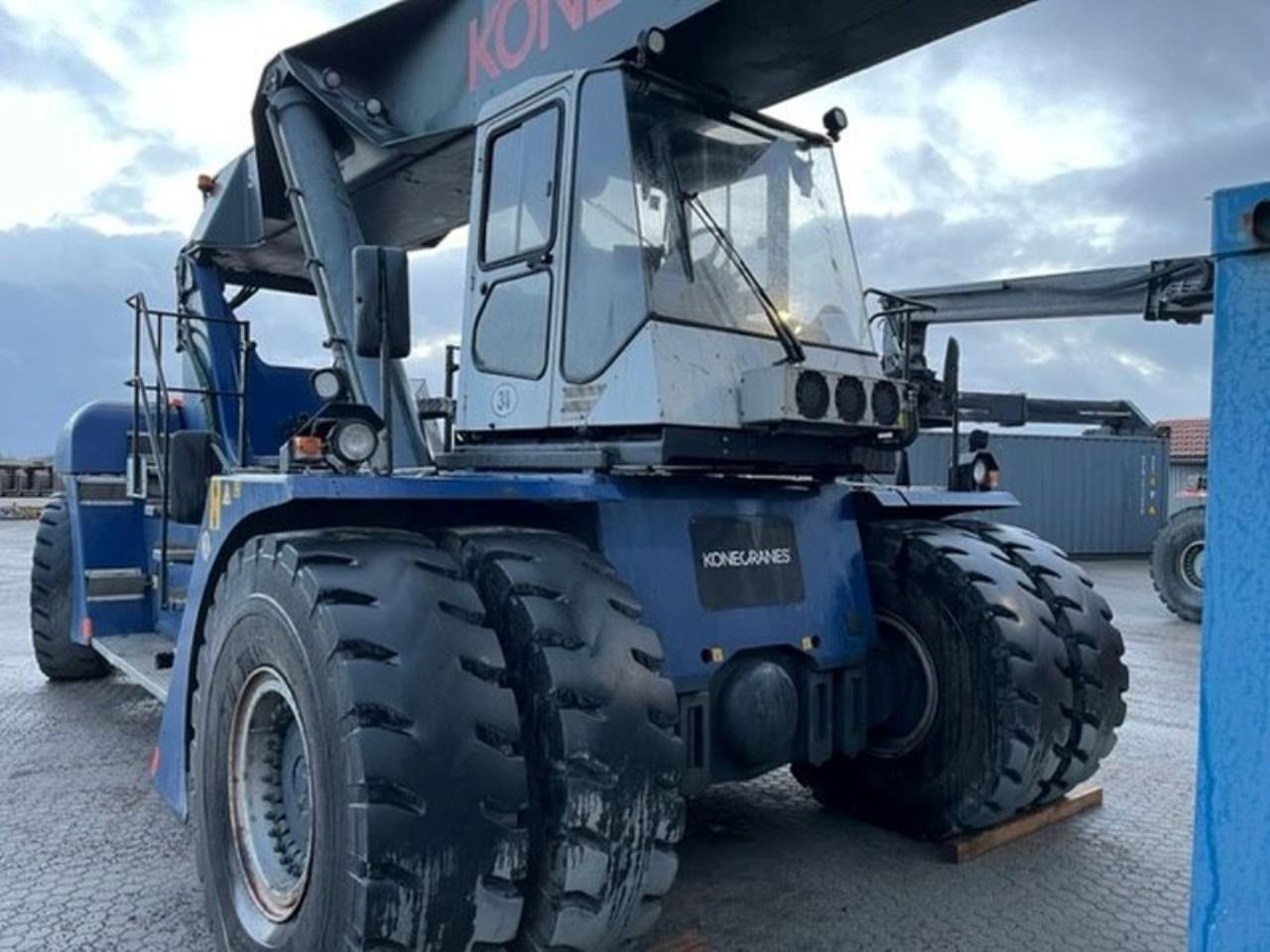 SMV 4531 TB5 - 리치 스태커 : 사진 2 SMV 4531 TB5 - 리치 스태커 : 사진 2