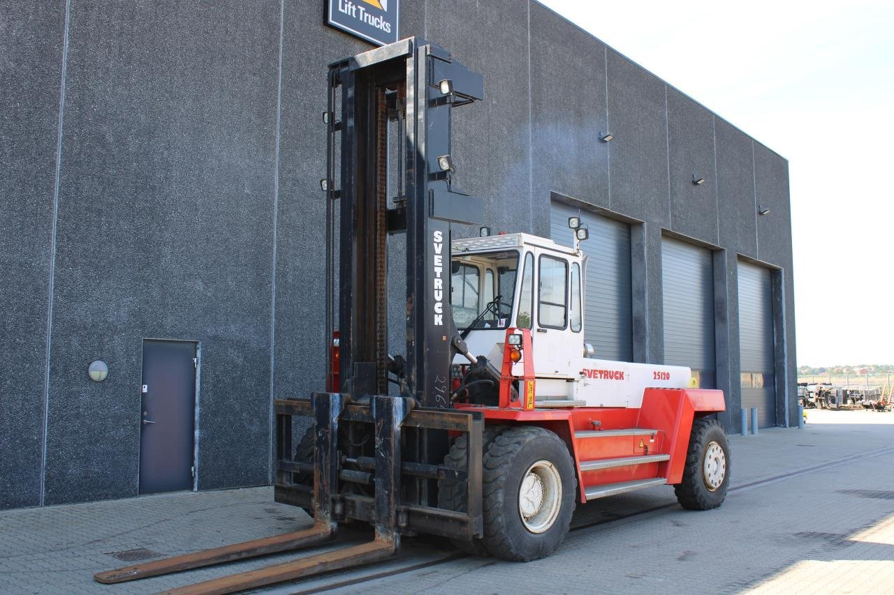 SveTruck 25120-42 - 디젤 지게차 : 사진 2 SveTruck 25120-42 - 디젤 지게차 : 사진 2