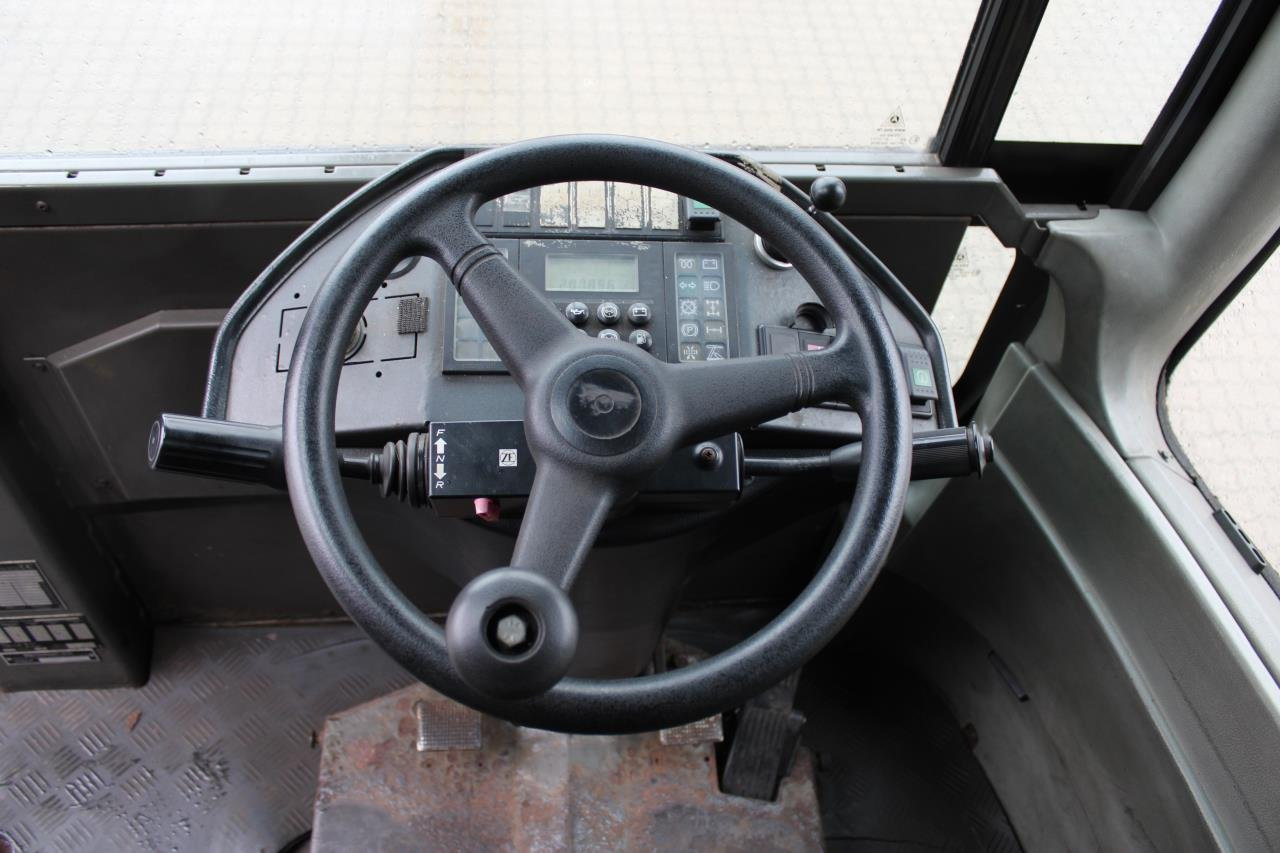 Terberg RT222 - 터미널 트랙터 : 사진 4 Terberg RT222 - 터미널 트랙터 : 사진 4
