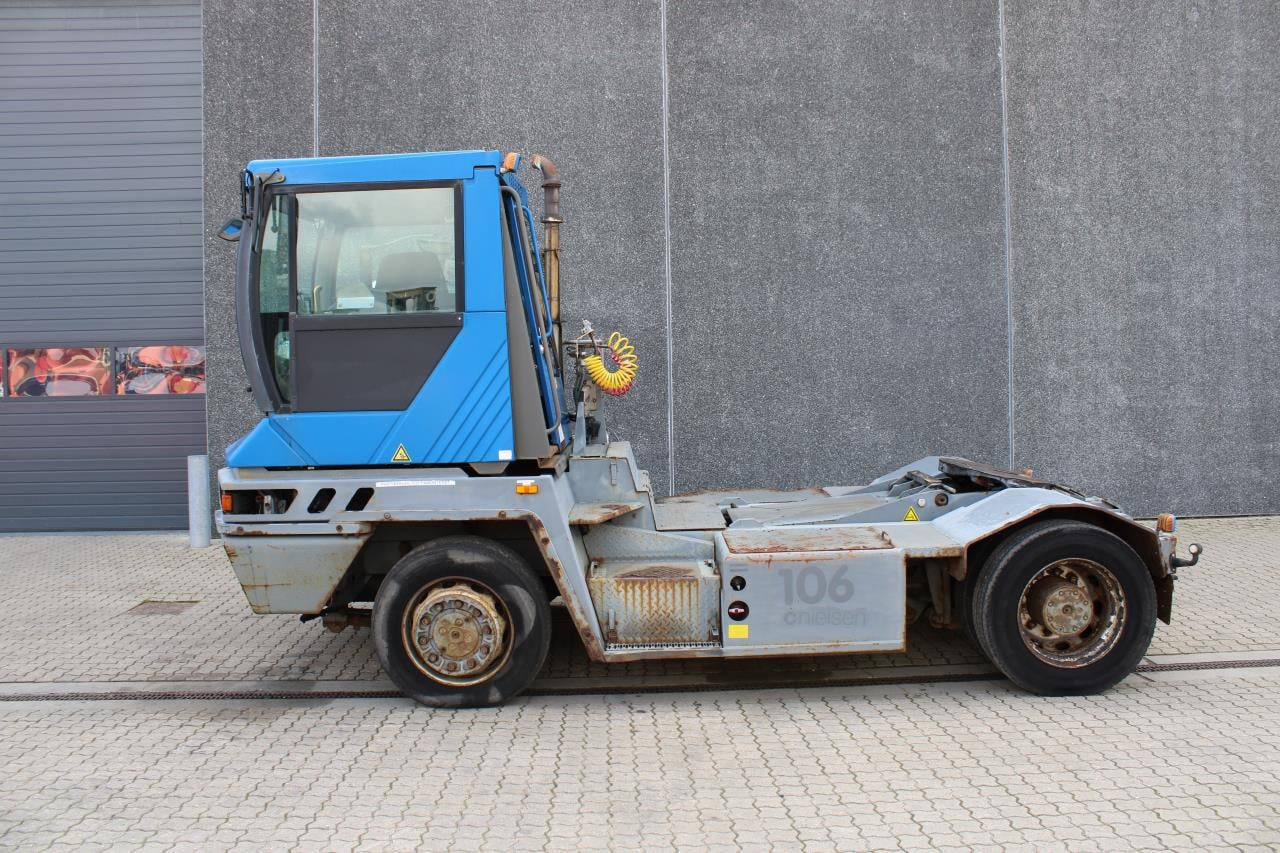 Terberg RT222 - 터미널 트랙터 : 사진 1 Terberg RT222 - 터미널 트랙터 : 사진 1