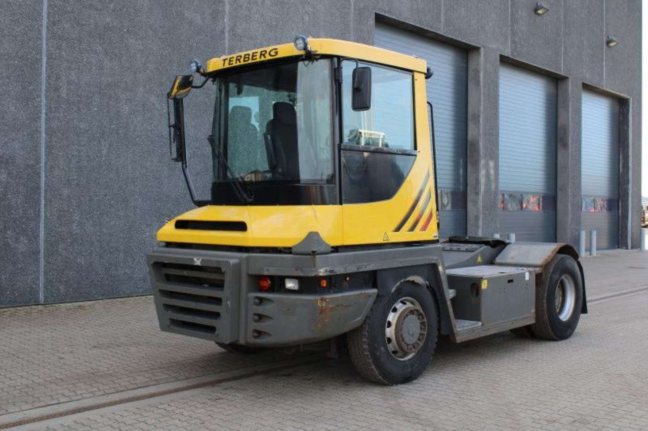 Terberg RT283 - 터미널 트랙터 : 사진 2 Terberg RT283 - 터미널 트랙터 : 사진 2