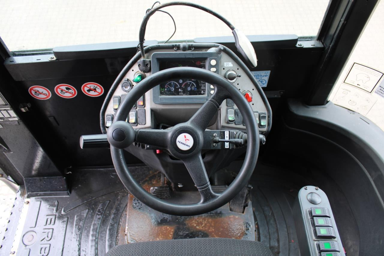 Terberg TT223 - 터미널 트랙터 : 사진 4 Terberg TT223 - 터미널 트랙터 : 사진 4