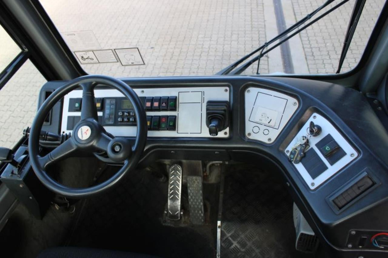 Terberg YT182 - 터미널 트랙터 : 사진 4 Terberg YT182 - 터미널 트랙터 : 사진 4